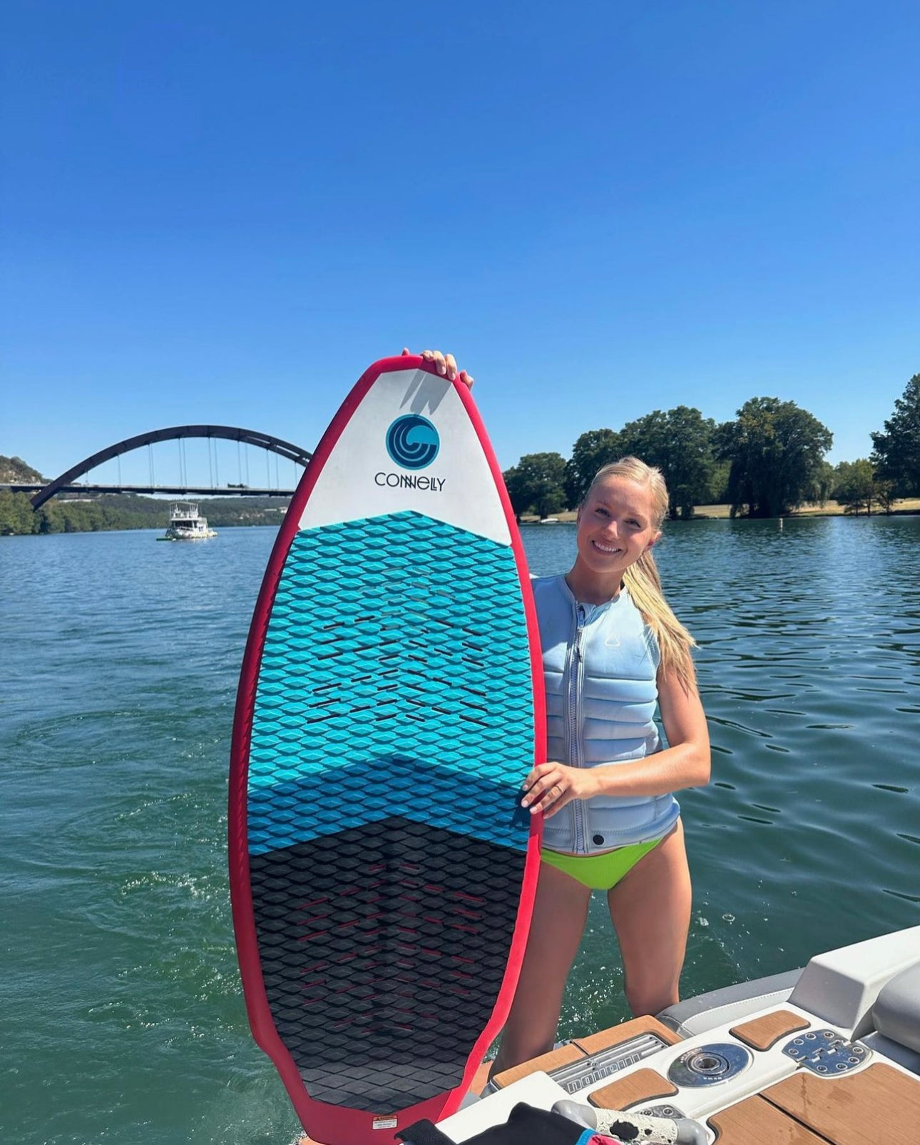 ATX Wakesurf Tuesday and Thursday Surf Sessions!